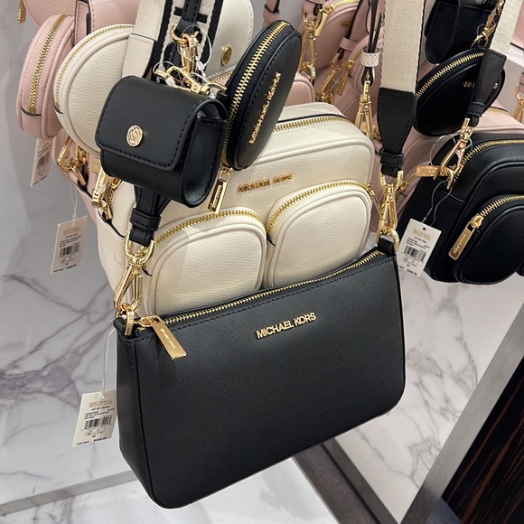 MICHAEL KORS
Jet Set Saffiano Leather Crossbody Bag with Case for Airpods Pro® - Picture 14 of 16